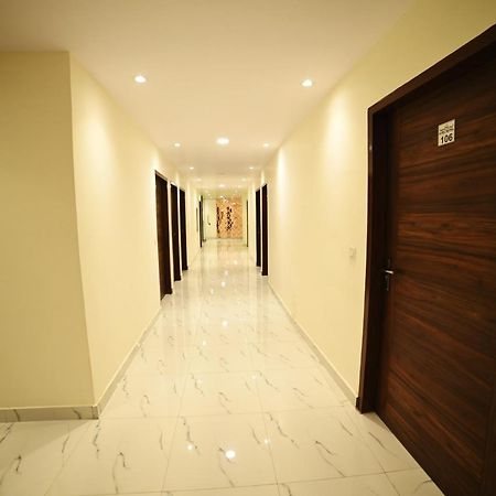 Ovel Hotel Ludhiana Zewnętrze zdjęcie