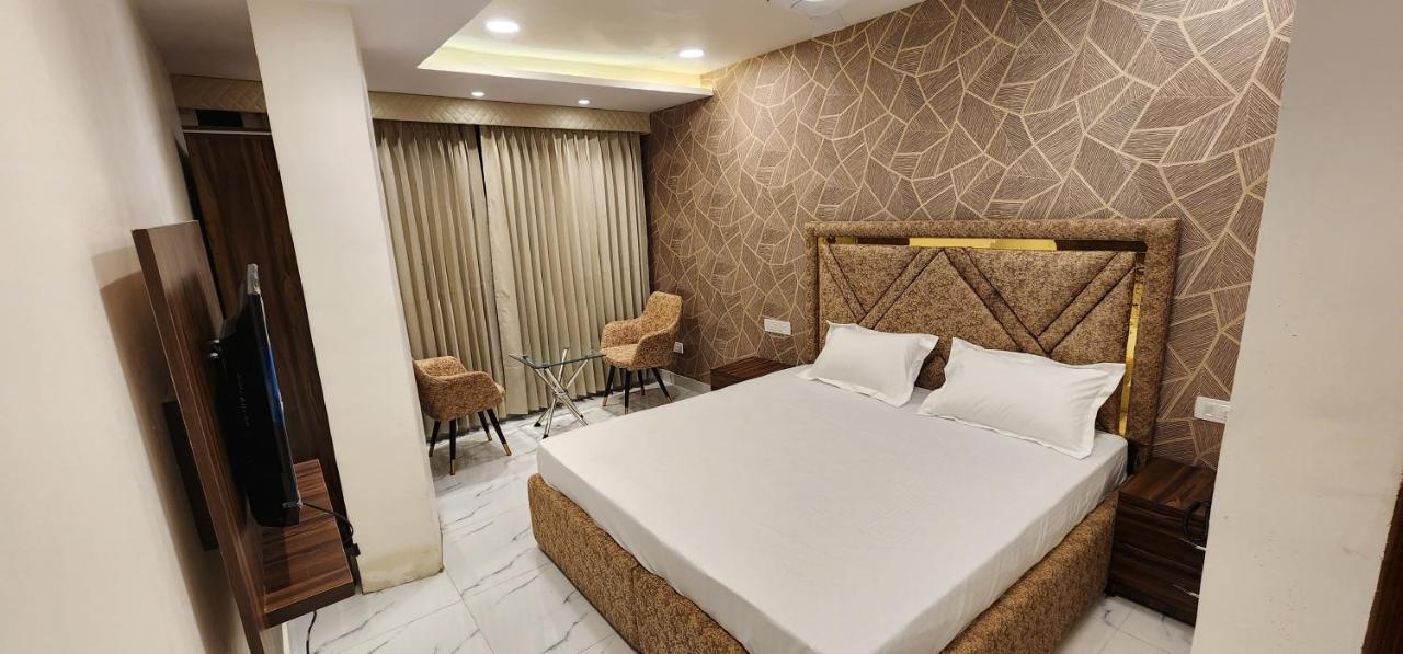 Ovel Hotel Ludhiana Zewnętrze zdjęcie